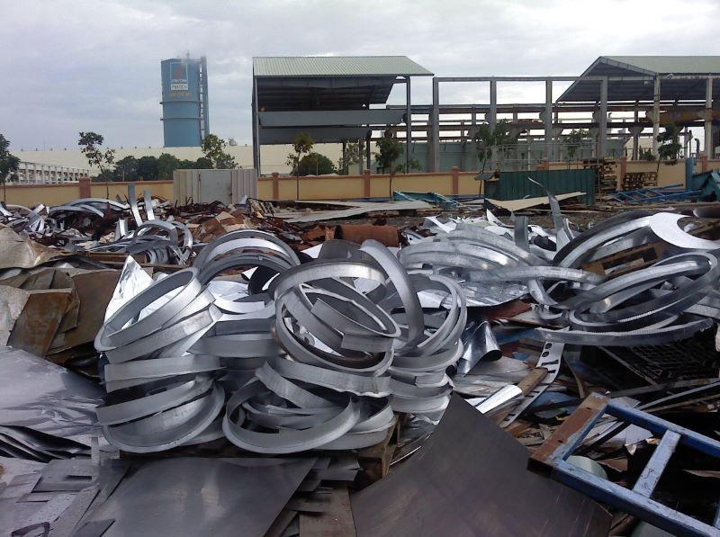 Bãi tập kết inox phế liệu