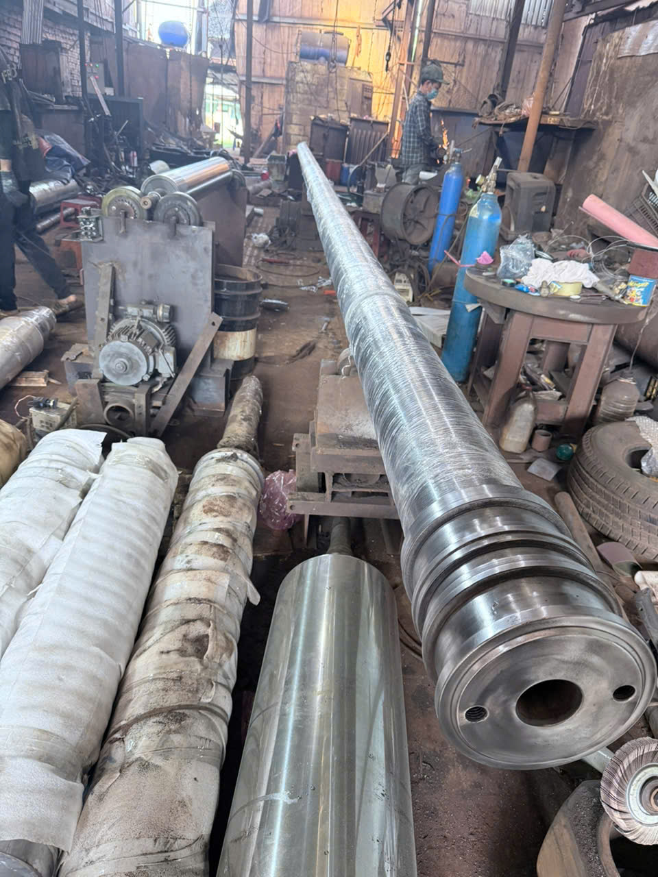 Trục inox được bàn giao cùng vòng và bạc còn lắp